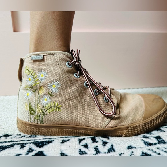 Bangs Floral embroidered High Tops Women’s 9/Men’s 7.5 - Picture 4 of 12